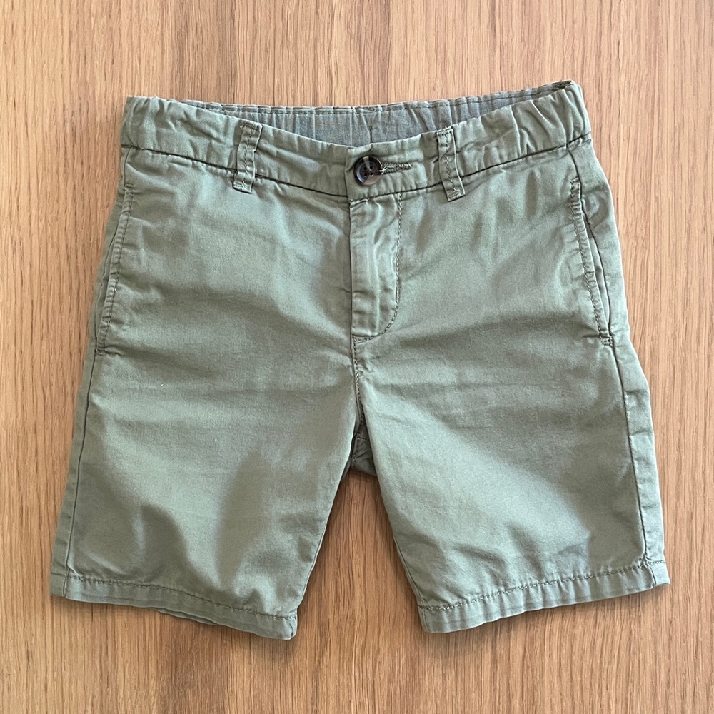 H&M, boy’s cotton chino shorts with adjustable waist,size 3/4,runs smaller